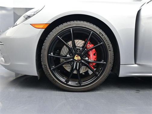2022 Porsche 718 Boxster S