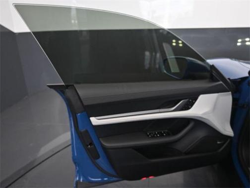 2025 Porsche Taycan 4