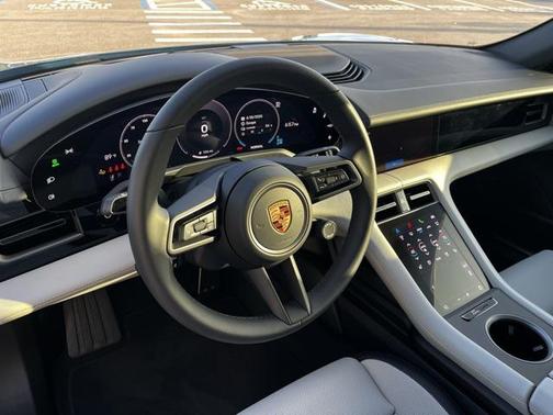 2025 Porsche Taycan 4