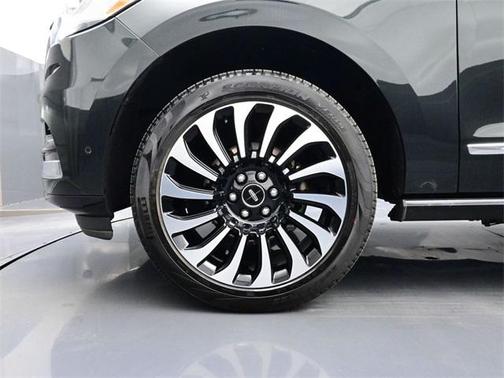 2022 Lincoln Navigator Black Label