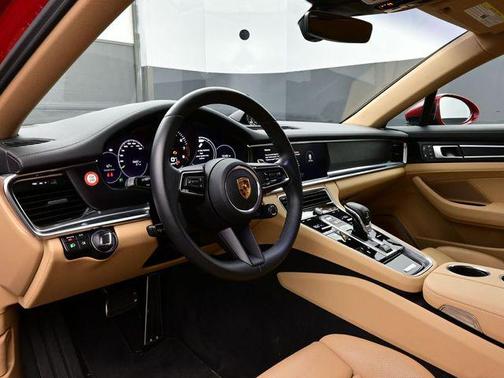 2023 Porsche Panamera 4