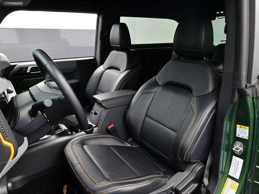 ERUPTION GREEN METALLIC 2022 Ford Bronco Badlands