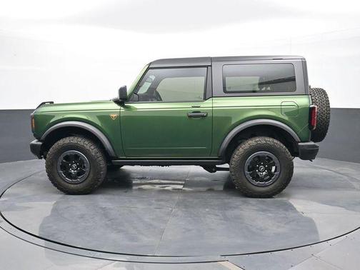 ERUPTION GREEN METALLIC 2022 Ford Bronco Badlands