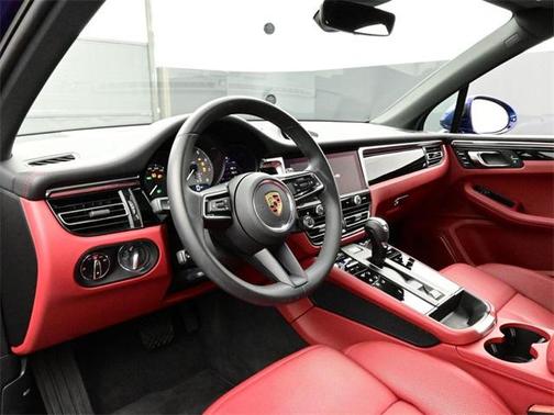 2025 Porsche Macan S