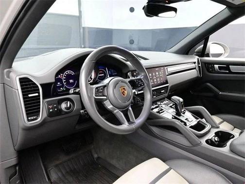 2022 Porsche Cayenne 
