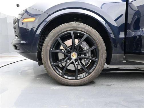 2023 Porsche Cayenne Platinum Edition