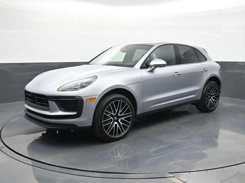 Dolomite 2026 Porsche Macan Macan
