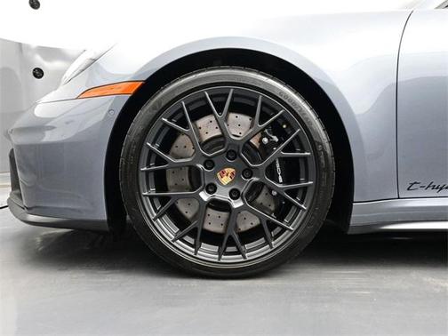 2025 Porsche 911 Carrera GTS