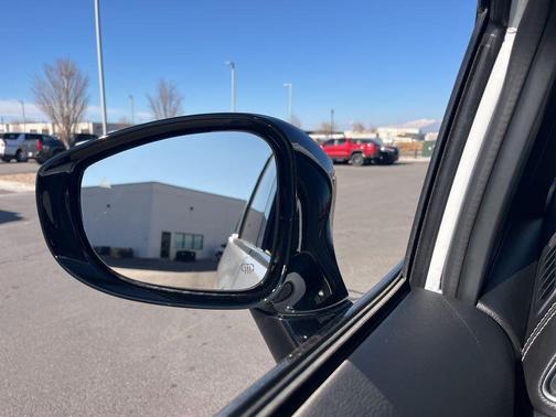 Bright White Clearcoat 2026 Chrysler Pacifica Limited