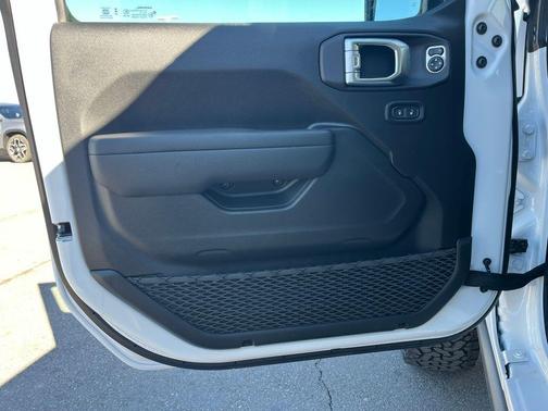 Bright White Clearcoat 2026 Jeep Wrangler Sport