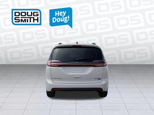 Bright White Clearcoat 2026 Chrysler Pacifica Limited