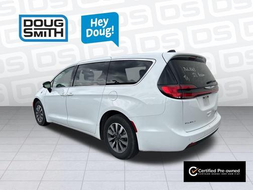 Bright White Clearcoat 2024 Chrysler Pacifica Hybrid Select