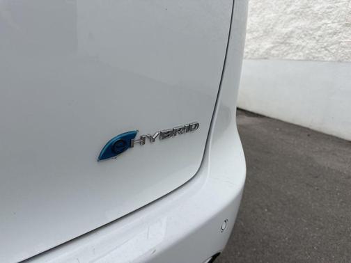 Bright White Clearcoat 2024 Chrysler Pacifica Hybrid Select