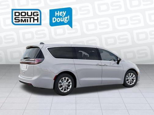Bright White Clearcoat 2026 Chrysler Pacifica Select