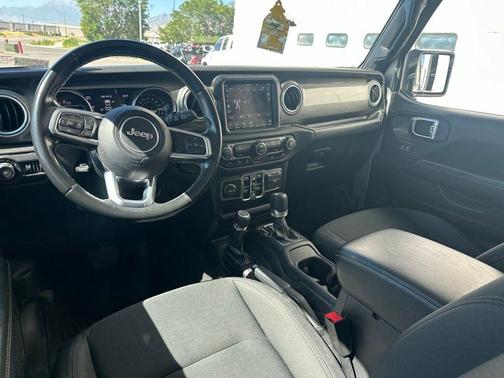 Billet Silver Metallic Clearcoat 2020 Jeep Wrangler Unlimited Sahara