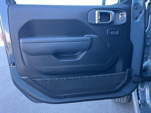 Anvil Clearcoat 2026 Jeep Wrangler Sport