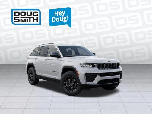 Bright White Clearcoat 2026 Jeep Grand Cherokee Laredo