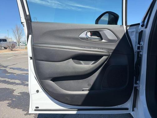 Bright White Clearcoat 2026 Chrysler Voyager LX