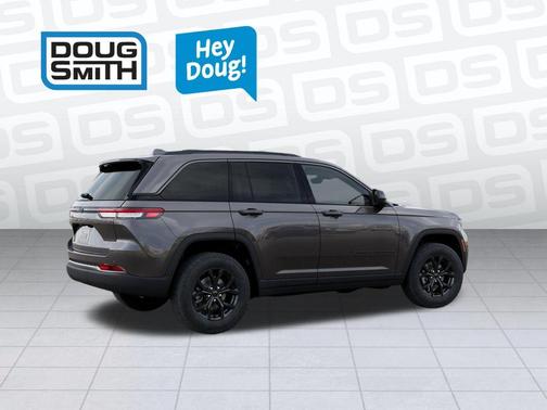 Metallic 2026 Jeep Grand Cherokee Laredo