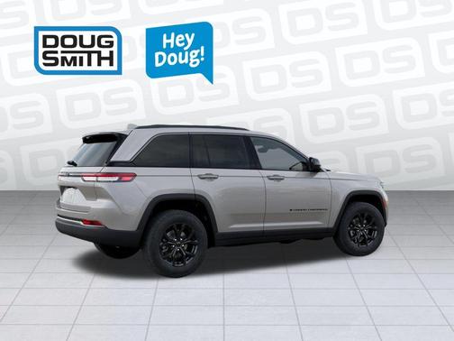 Silver Zynith 2026 Jeep Grand Cherokee Laredo