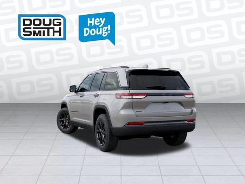 Silver Zynith 2026 Jeep Grand Cherokee Laredo