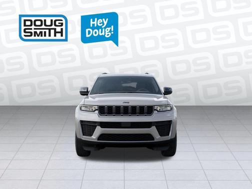 Silver Zynith 2026 Jeep Grand Cherokee Laredo
