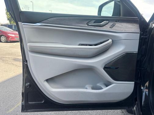 Rocky Mountain Pearlcoat 2022 Jeep Grand Cherokee L Overland