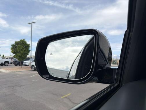 Metallic 2024 Jeep Grand Cherokee L Summit