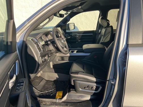 Billet Silver Metallic Clearcoat 2026 RAM 1500 Laramie