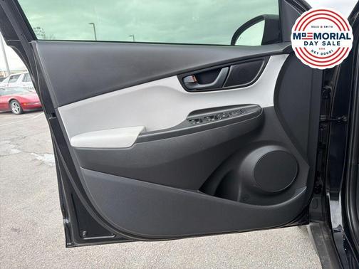 Abyss Black Pearl 2023 Hyundai KONA SEL