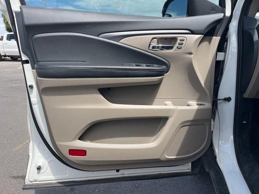 White Diamond Pearl 2019 Honda Pilot EX-L