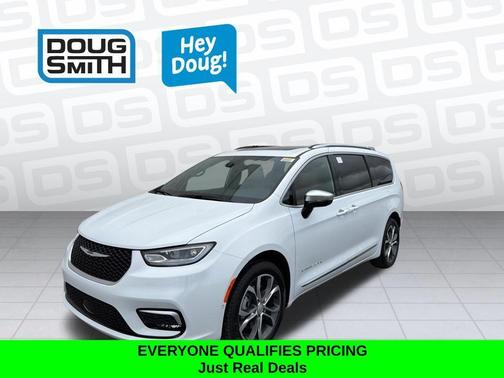 Bright White Clearcoat 2026 Chrysler Pacifica Pinnacle