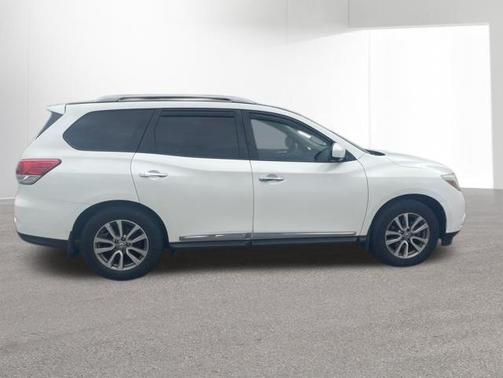 Pearl White 2016 Nissan Pathfinder Platinum