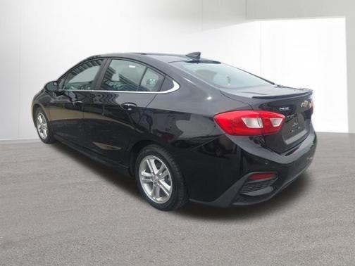 Mosaic Black Metallic 2016 Chevrolet Cruze LT Automatic