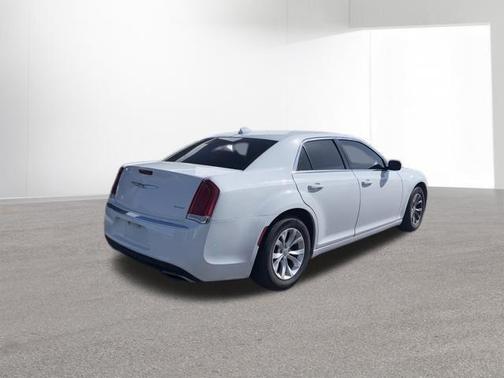 Bright White Clearcoat 2016 Chrysler 300 Limited