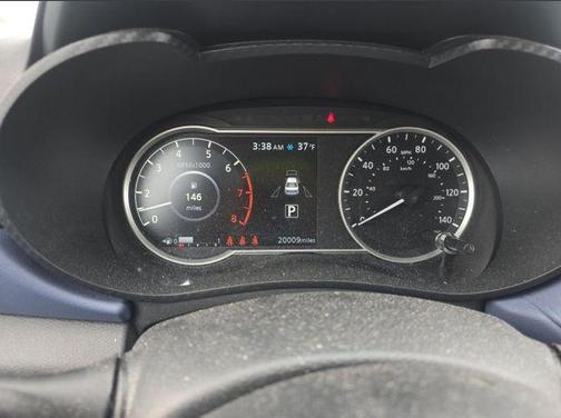 Gun Metallic 2024 Nissan Versa 1.6 SV