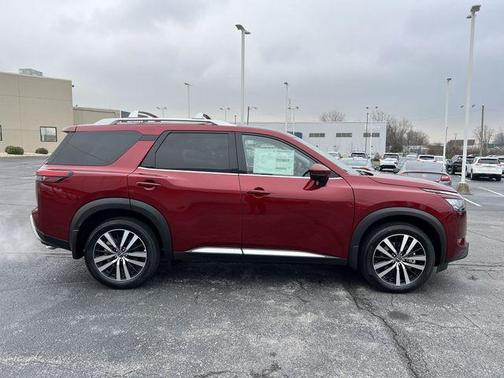 2025 Nissan Pathfinder Platinum