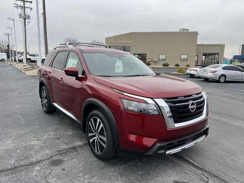 2025 Nissan Pathfinder Platinum