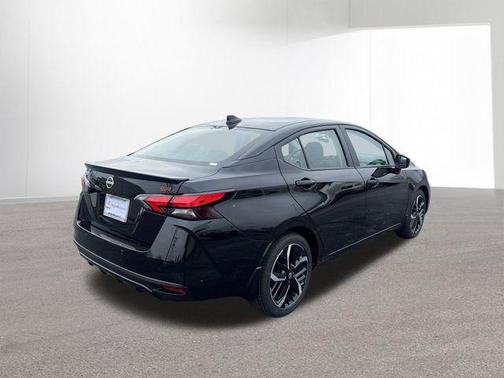 2025 Nissan Versa 1.6 SR