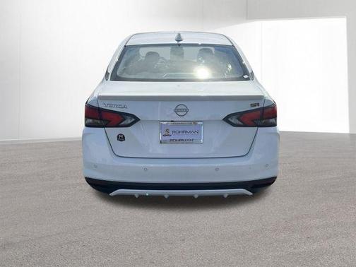 Aspen White 2024 Nissan Versa 1.6 SR