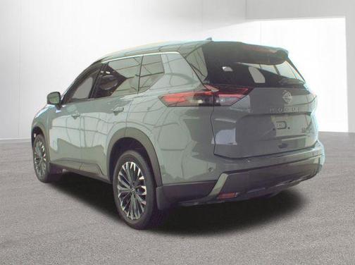 Boulder Gray Pearl / Super Black 2025 Nissan Rogue SL