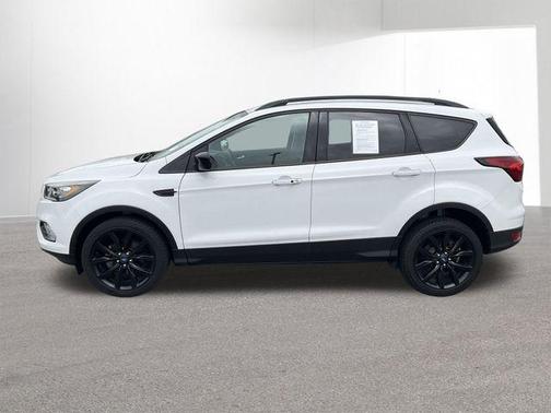 Oxford White 2019 Ford Escape SE