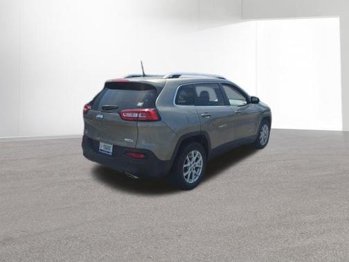 Light Brownstone Pearlcoat 2017 Jeep Cherokee Latitude