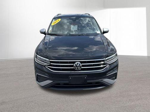2024 Volkswagen Tiguan 2.0T Wolfsburg Edition