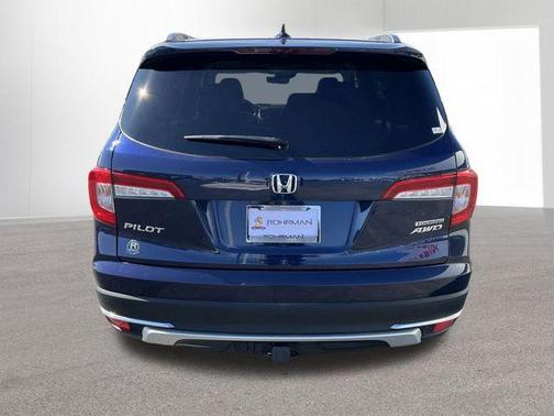 2022 Honda Pilot Touring 8-Passenger