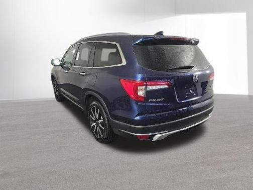2022 Honda Pilot Touring 8-Passenger