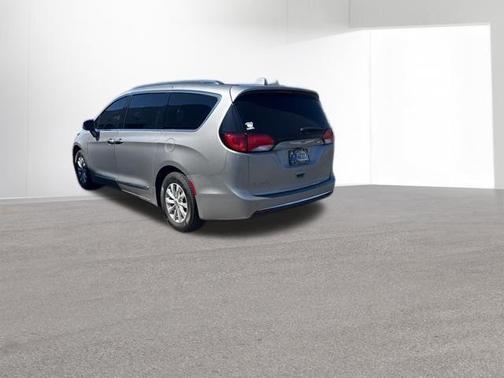 2018 Chrysler Pacifica Touring-L
