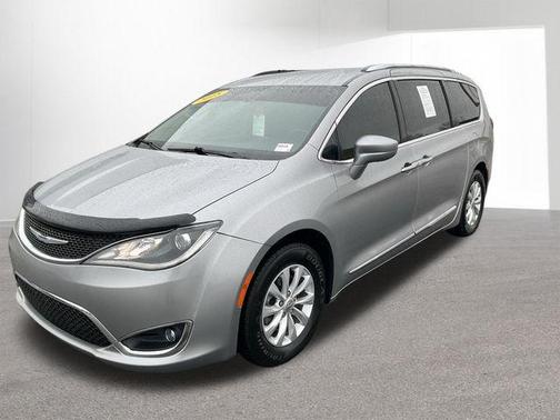 2018 Chrysler Pacifica Touring-L