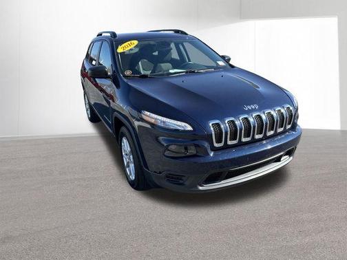 2016 Jeep Cherokee Sport