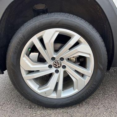 2022 Volkswagen Atlas 3.6L SE w/Technology